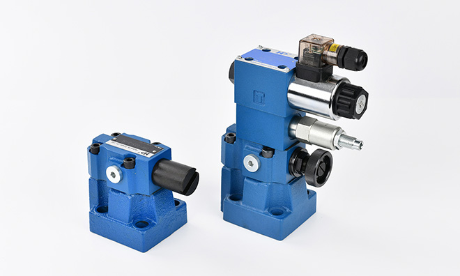 如何根据系统压力波动调整压力阀的响应速度？